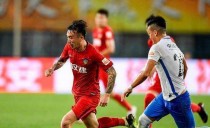 包含天津泰达队长王永珀：带领球队冲击亚冠名额，不放过任何机会的词条